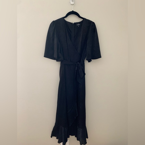 Lulus Dresses & Skirts - Lulu's Black Midi Wrap Dress